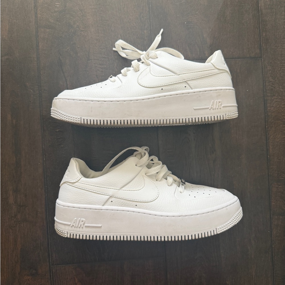 Nike Women’s Air Force 1 Low Sage